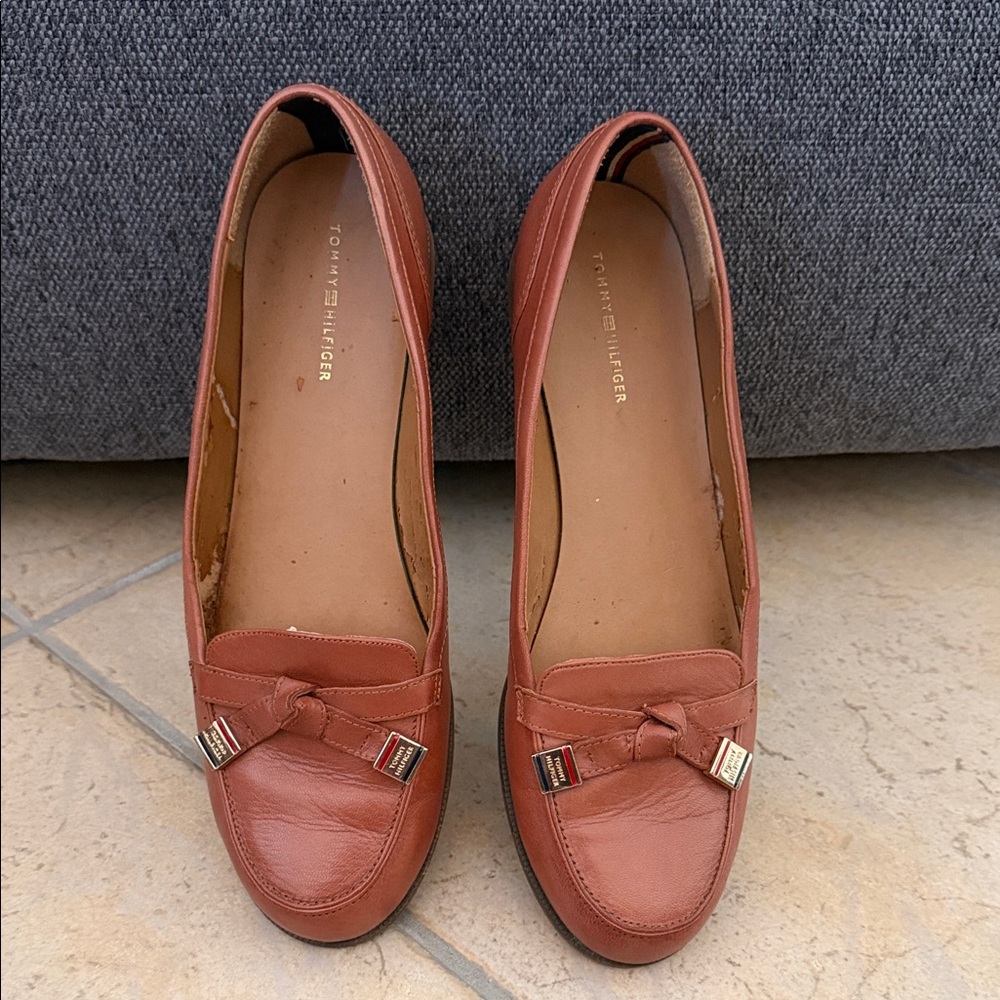 Tommy Hilfiger Women's Tan Loafers
